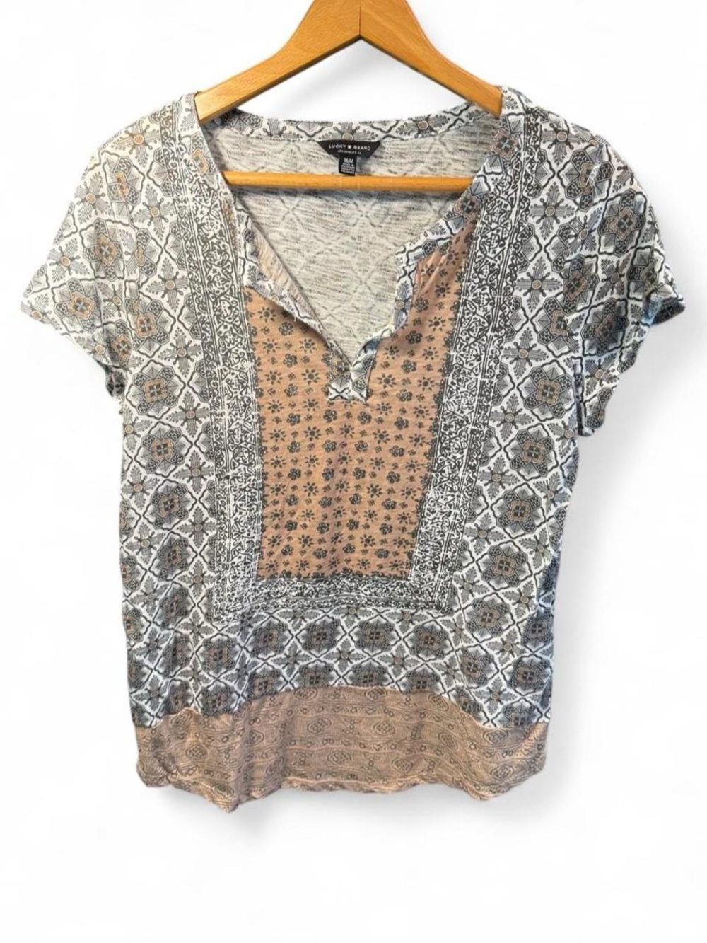 Lucky Brand Short Sleeve V-Neck Mixed Print Top in Tan and Gray